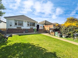 Craigfield Avenue- click for photo gallery